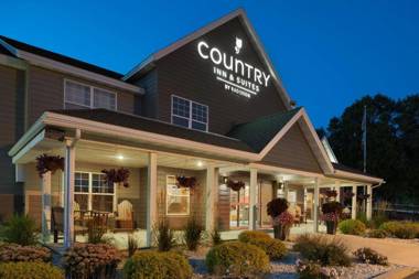 Country Inn & Suites by Radisson Decorah IA