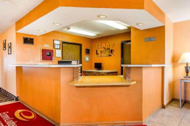 Econo Lodge Inn & Suites