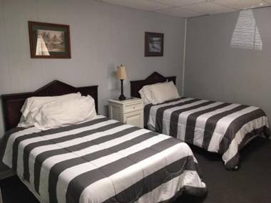 HICKORY SHADES MOTEL