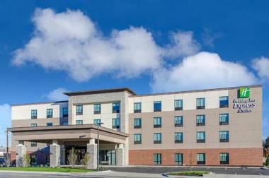 Holiday Inn Express & Suites - Atchison an IHG Hotel