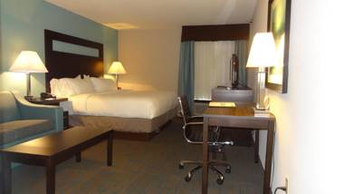 Holiday Inn Express Hotel Kansas City - Bonner Springs an IHG Hotel