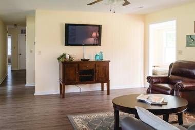 Grandma's Cottage Sleeps 10