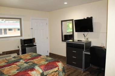 Evergreen Inn and R.V.