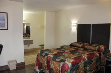 Evergreen Inn and R.V.