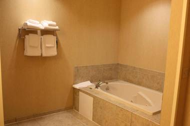 Holiday Inn Express - Ludlow - Chicopee Area an IHG Hotel