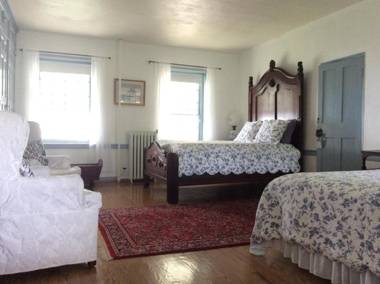 Wades Point Inn on the Bay