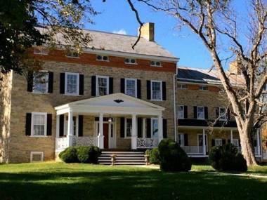 Inn at Springfield Manor