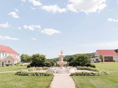 Inn at Springfield Manor