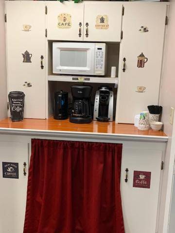 Colonial Valley Motel