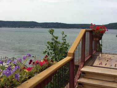 Pictured Rocks Bed and Breakfast