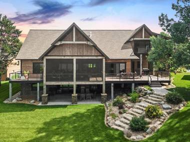 Cross Lake Gold Coast with Rustic Charm and Luxury
