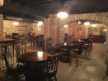 Hermann Crown Suites