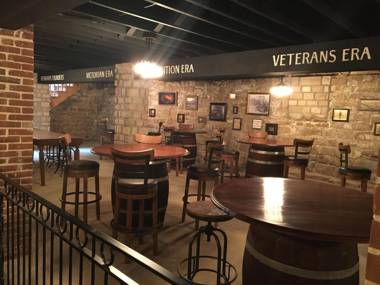 Hermann Crown Suites