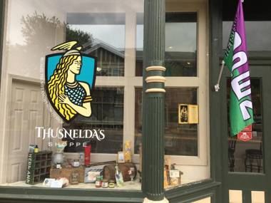 Hermann Crown Suites