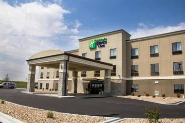 Holiday Inn Express and Suites Sikeston an IHG Hotel