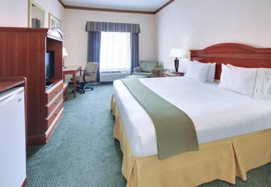 Holiday Inn Express Hotel & Suites Cleveland - Ms