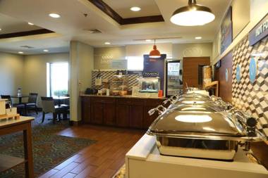 Holiday Inn Express Hotel & Suites Cleveland - Ms