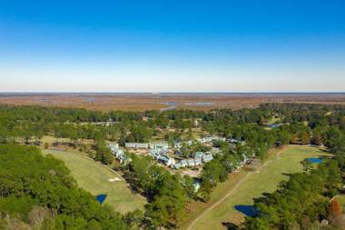 Crown Resorts at Hickory Hills
