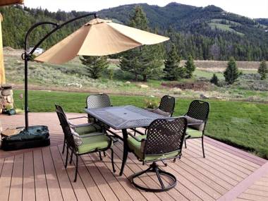 McDonald's Ranch Lodge