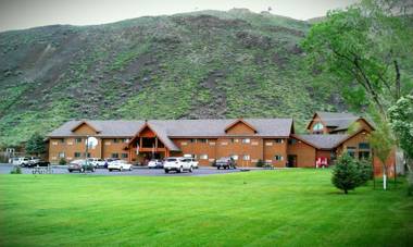 Yellowstone Village Inn and Suites