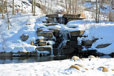 Creekside Rock Creek Jewel with Hot Tub by AAA Red Lodge Rentals