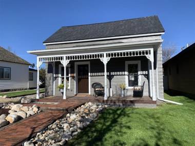 Orion's View with Hot Tub by AAA Red Lodge Rentals