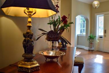 The Holly and Ivy Inn