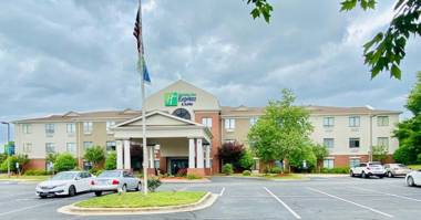 Holiday Inn Express & Suites Reidsville an IHG Hotel