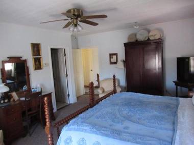 Carrier Houses Bed & Breakfast