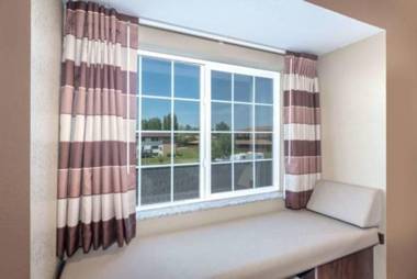 Microtel Inn & Suites By Wyndham Dickinson