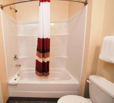 Red Roof Inn & Suites Dickinson