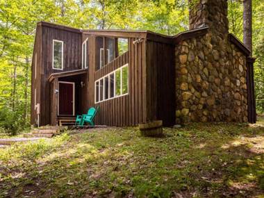 Four Bedroom Pet Friendly Vacation Home in Waterville Estates NH!