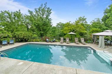 West Point Mansion - Overlooking the Storm King Mountain with a Jacuzzi and In-House Bar