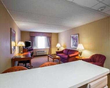 Comfort Inn & Suites Hawthorne