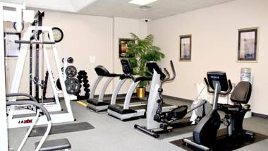 Marco LaGuardia Hotel & Suites