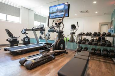 Holiday Inn Express LaGuardia Airport an IHG Hotel