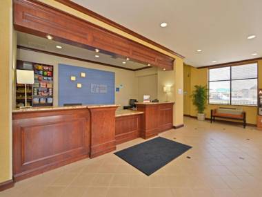 Holiday Inn Express LaGuardia Airport an IHG Hotel