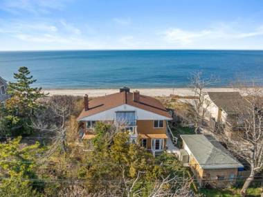 True Beach house On The Beach! Once Upon A Tide NEW RENOVATIONS