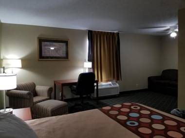 Super 8 by Wyndham Bellefontaine