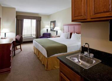 Holiday Inn Express Hotel and Suites Ada an IHG Hotel