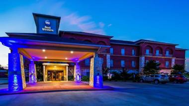 Best Western Red River Inn & Suites