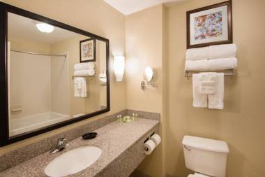 Holiday Inn Express & Suites - Sharon-Hermitage an IHG Hotel