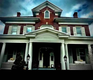 Historic 1912 Hoover House Bed and Breakfast