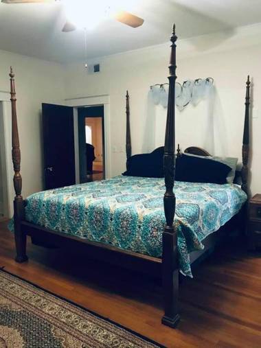 Historic 1912 Hoover House Bed and Breakfast