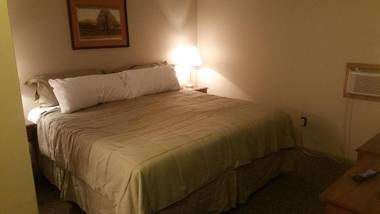 Coach Stop Inn & Tavern