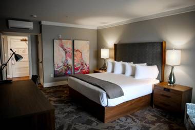 The Inn At The Crossroads