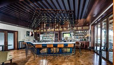 The Inn At The Crossroads