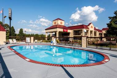 Red Roof Inn & Suites Clinton