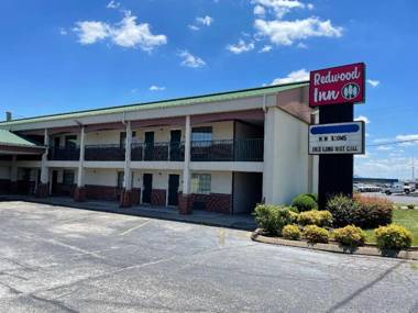 Redwood Inn - Lawrenceburg