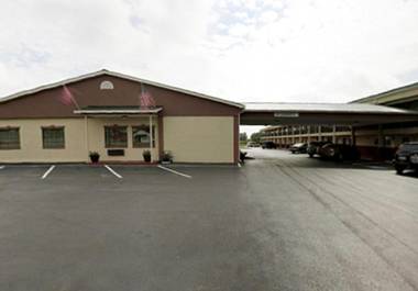 Redwood Inn - Lawrenceburg